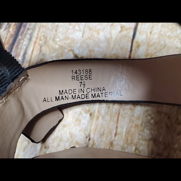 Michael Kors shoes size 7.5 - Picture 3 of 6